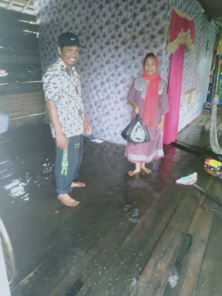 BANTUAN UNTUK MASYARAKAT TERDAMPAK BANJIR