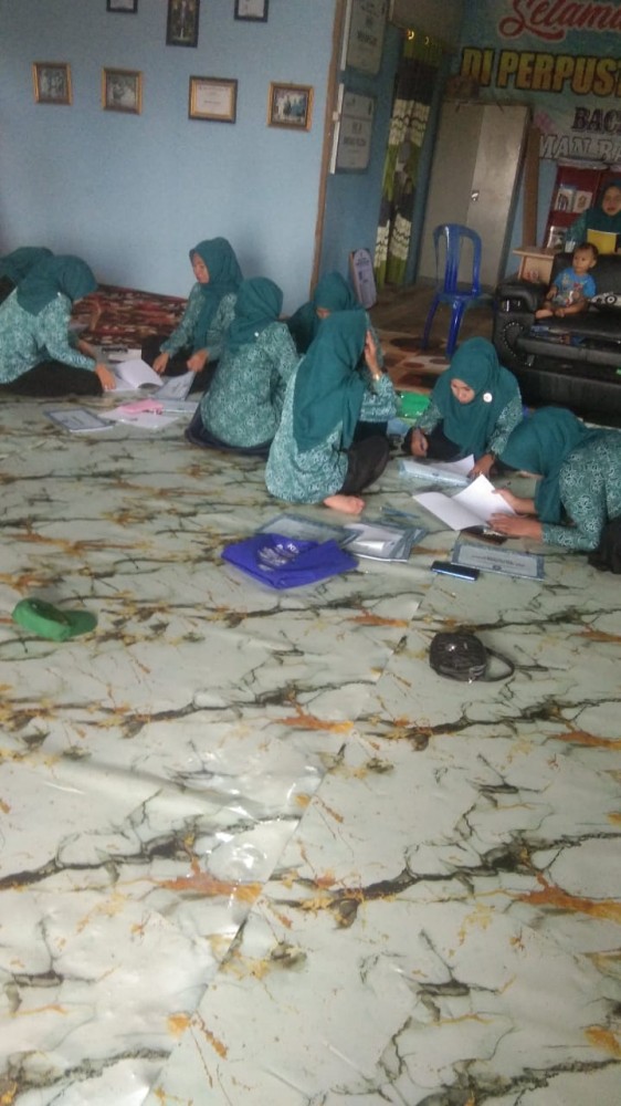 BERITA KEGIATAN IBU PKK DALAM PENGISIAN PEMBUKUAN